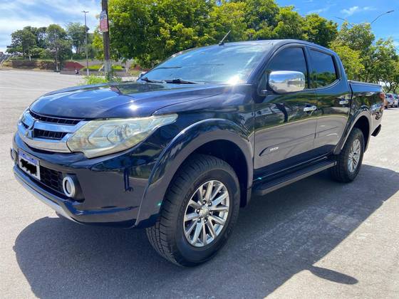 MITSUBISHI L200 TRITON 2.4 16V TURBO DIESEL SPORT HPE-S CD 4P 4X4 AUTOMÁTICO